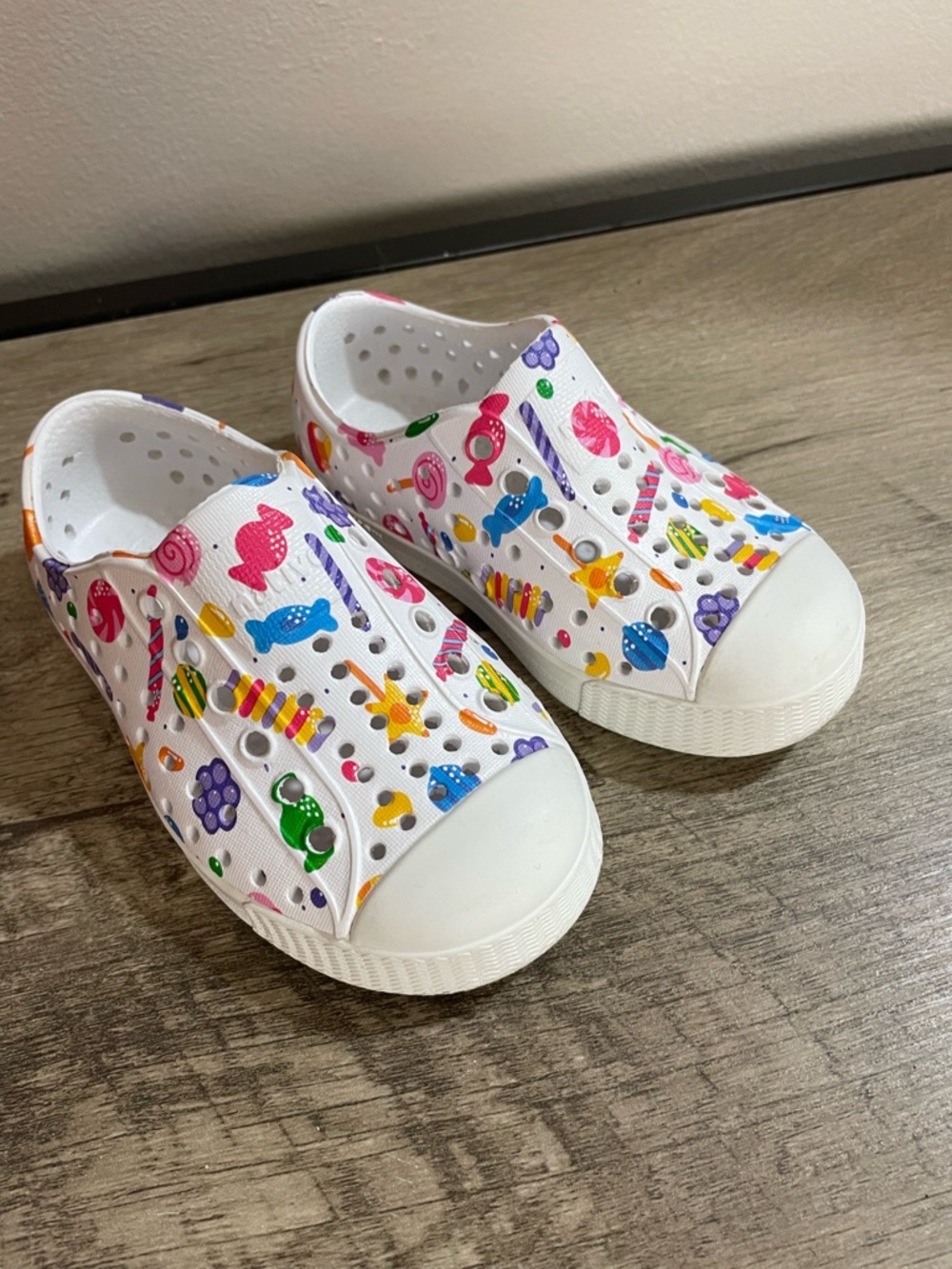 Toddler's NATIVE Jefferson RETRO CANDY Print SLIP-ON Sneakers WATER SHOES  6